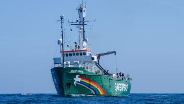 Arctic Sunrise auf See