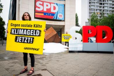 Climate money - Protest against social coldness - SPD Berlin