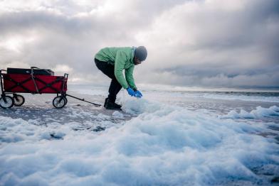 Sampling and Analysing Sea Foam for PFAS on Sylt